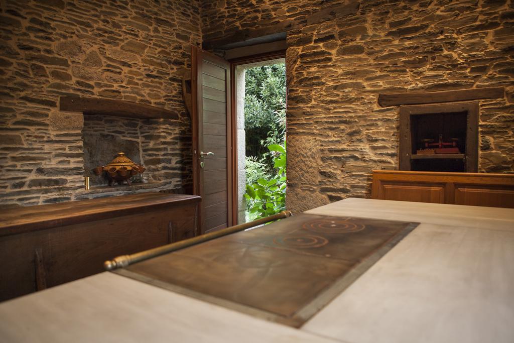 Casa Do Bosque Guest House Sarria Bagian luar foto